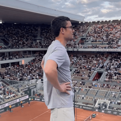 neo prono lors du tournoi de tennis roland garros le grand chelem français